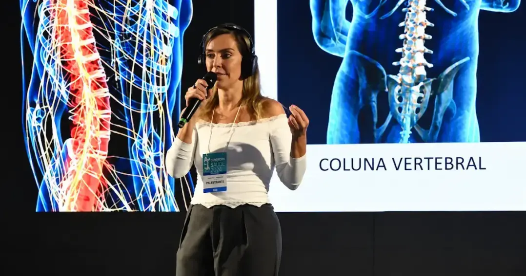Pesquisadora Tatiana Sampaio apresenta pesquisa sobre a polilaminina e a medula espinhal durante palestra no Imersão Indústria, em Belo Horizonte