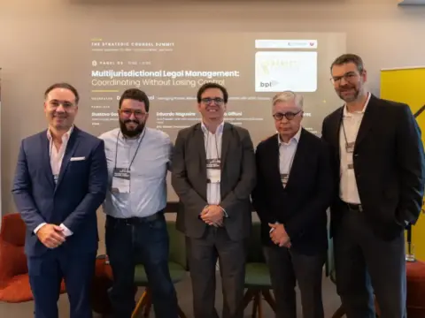 Painel Multijurisdictional Legal Management coordinating withouout Losing Control
